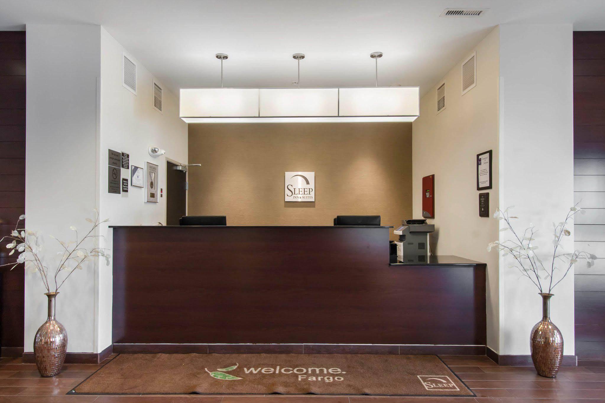 Sleep Inn & Suites Fargo Medical Center Bagian luar foto
