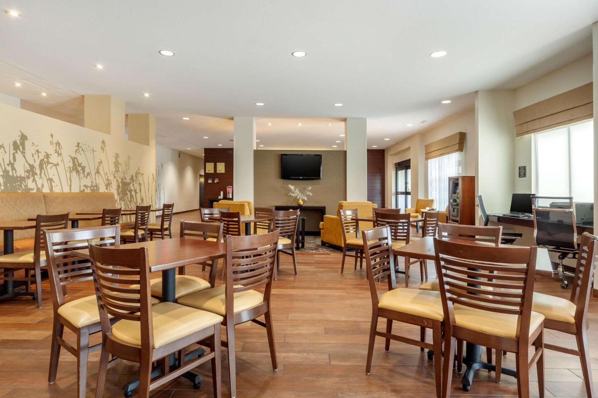 Sleep Inn & Suites Fargo Medical Center Bagian luar foto