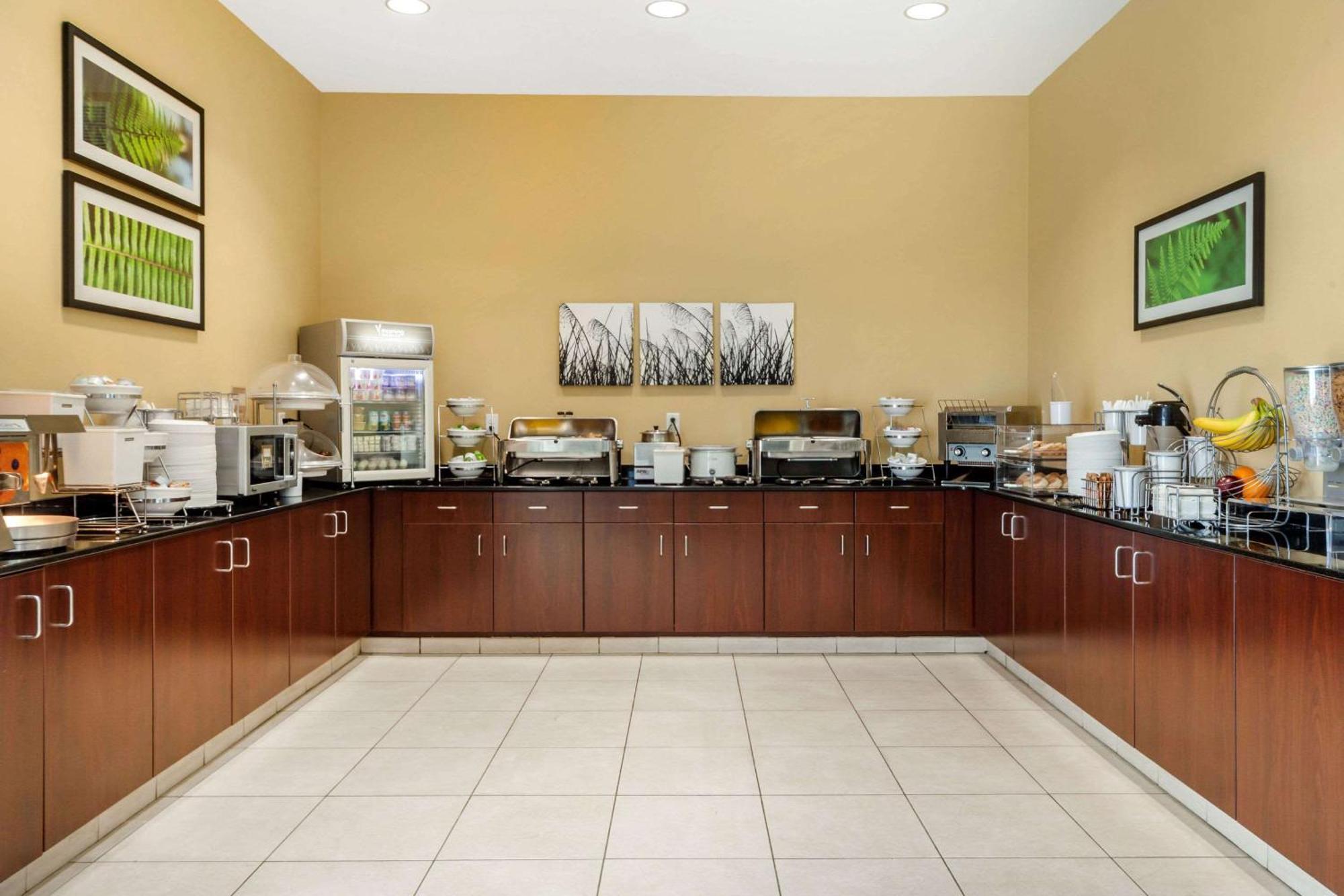 Sleep Inn & Suites Fargo Medical Center Bagian luar foto