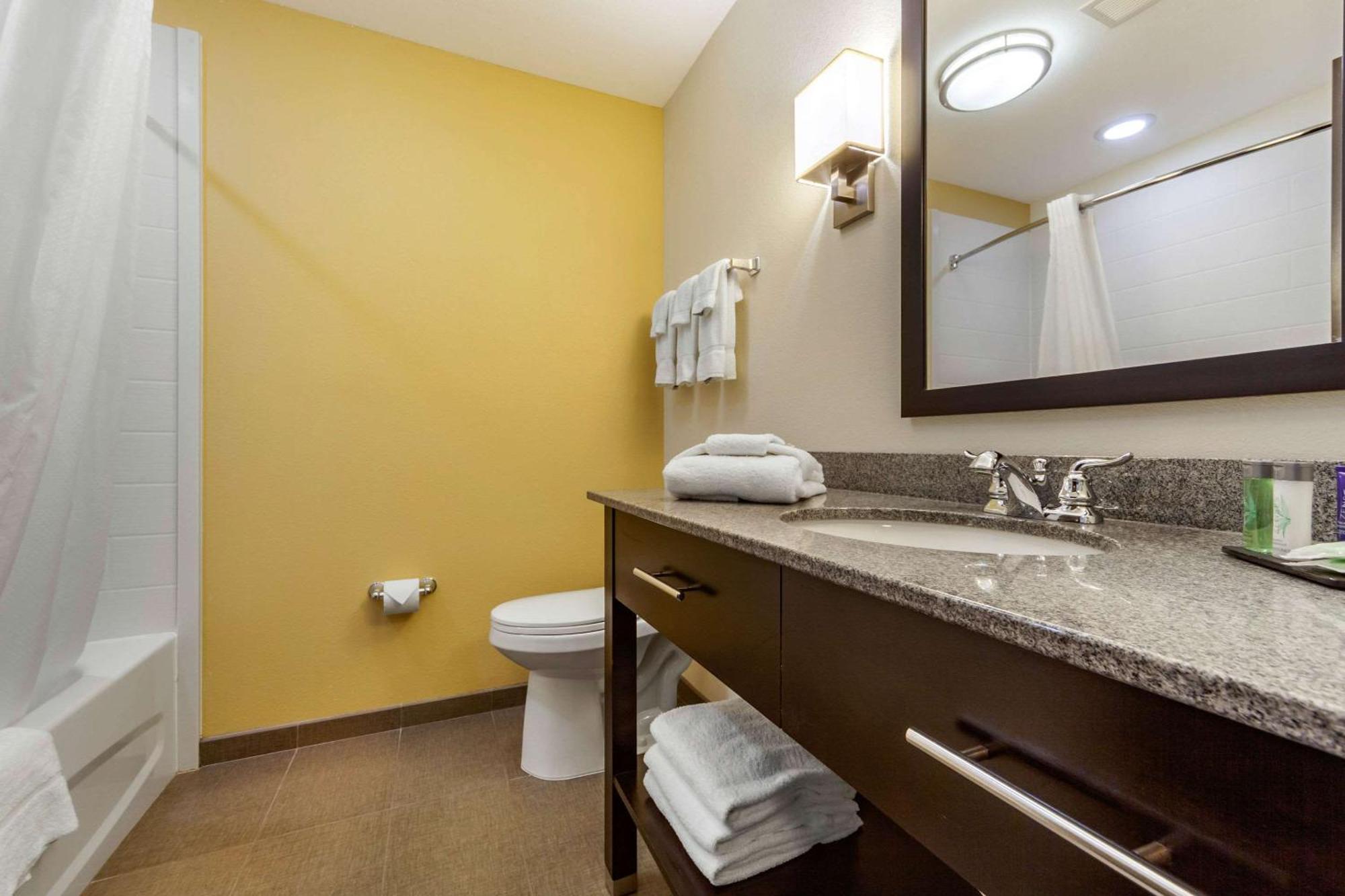 Sleep Inn & Suites Fargo Medical Center Bagian luar foto