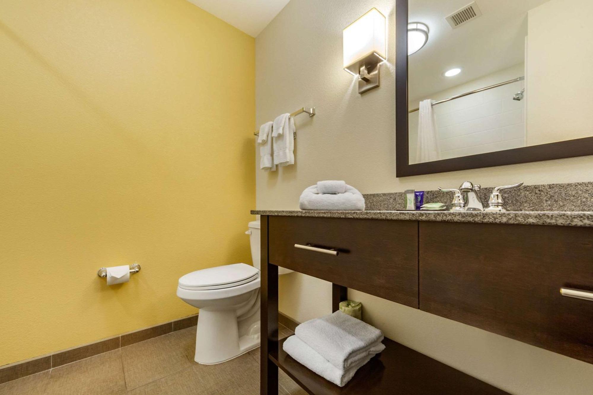 Sleep Inn & Suites Fargo Medical Center Bagian luar foto